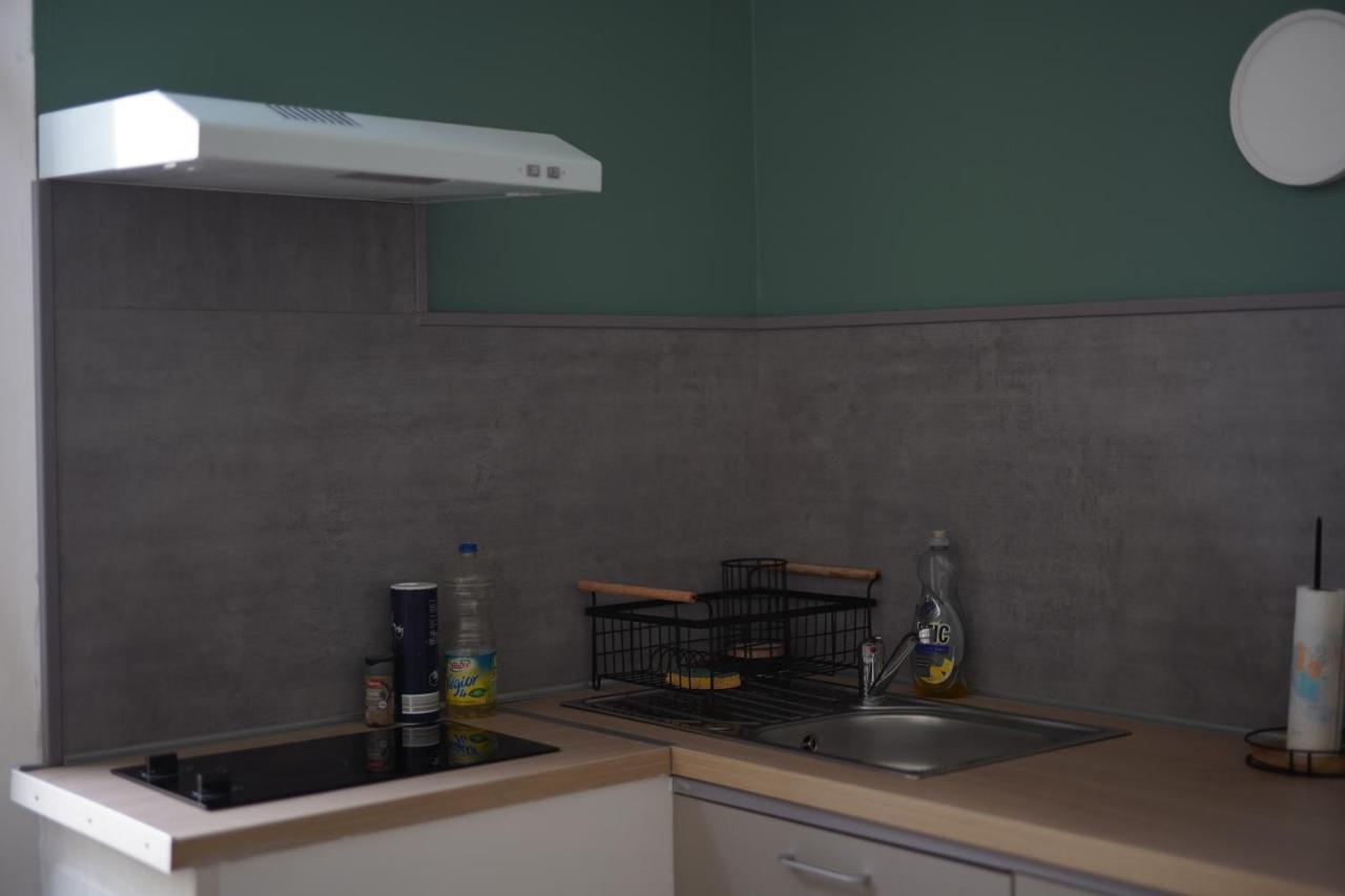 Logement Cosy Avec Stationnement Gratuit ทรัวส์ ภายนอก รูปภาพ